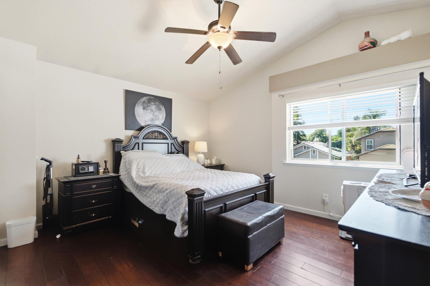 3450 W Dovewood Ave, Fresno, CA 93711