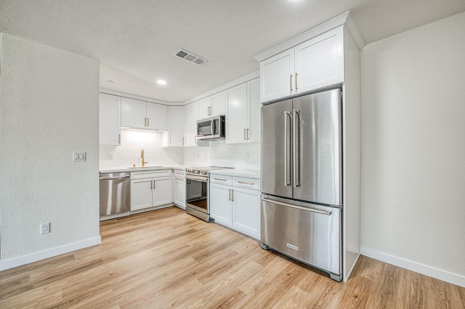4504 N Valentine Ave #138, Fresno, CA 93722