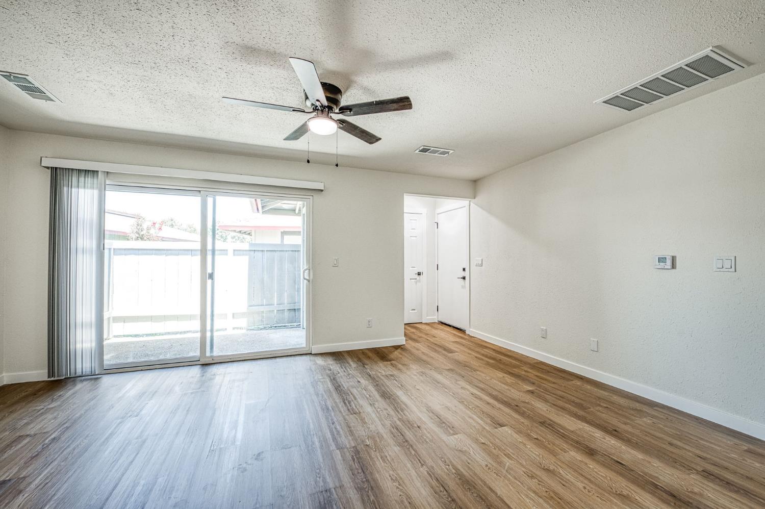 4504 N Valentine Ave #138, Fresno, CA 93722