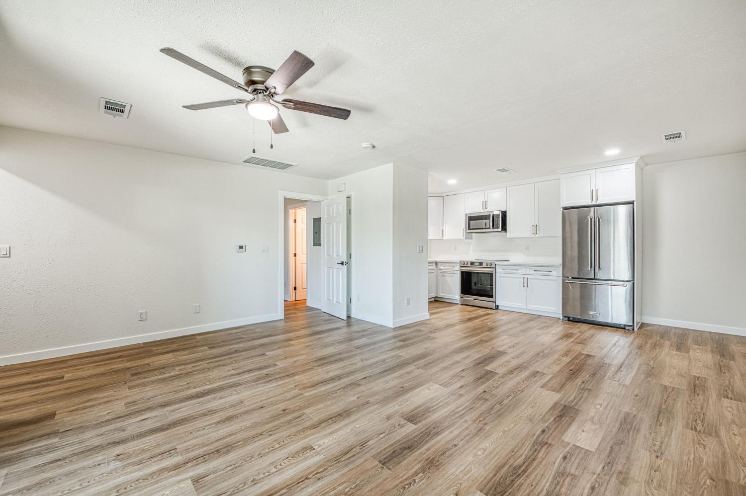4504 N Valentine Ave #138, Fresno, CA 93722