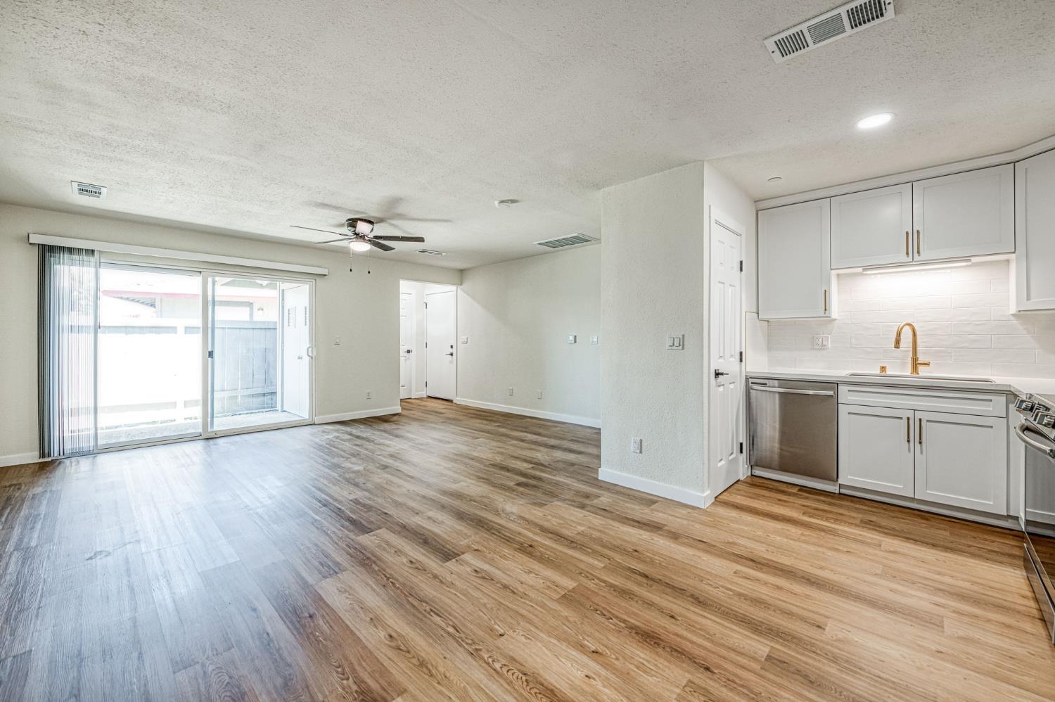 4504 N Valentine Ave #138, Fresno, CA 93722