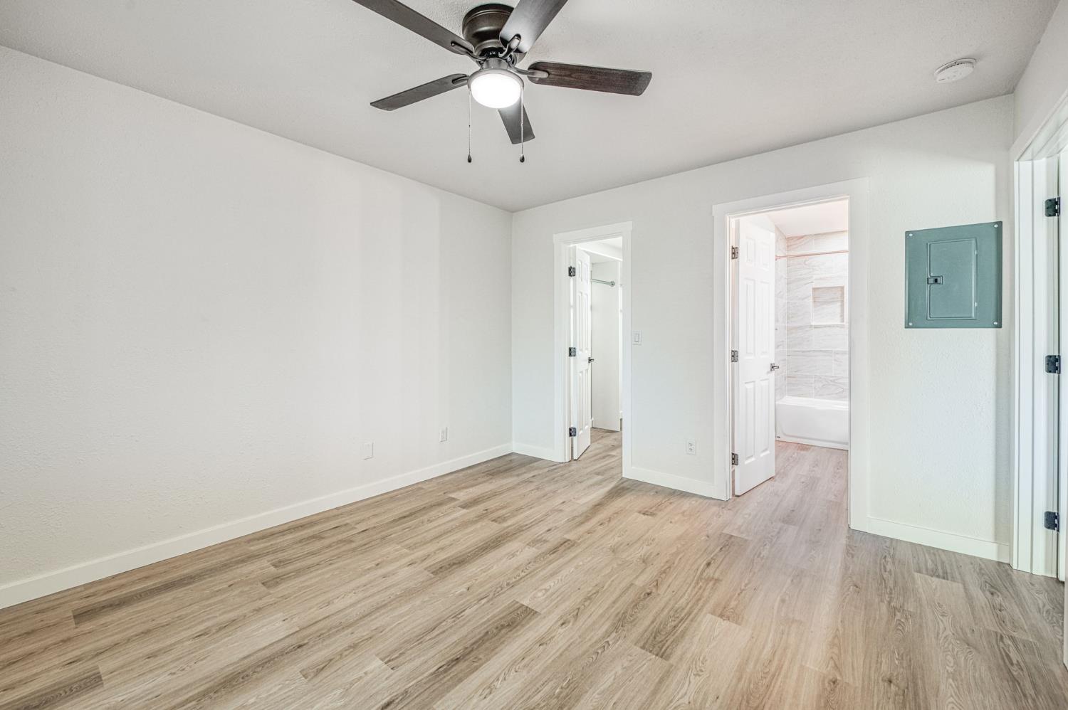 4504 N Valentine Ave #138, Fresno, CA 93722