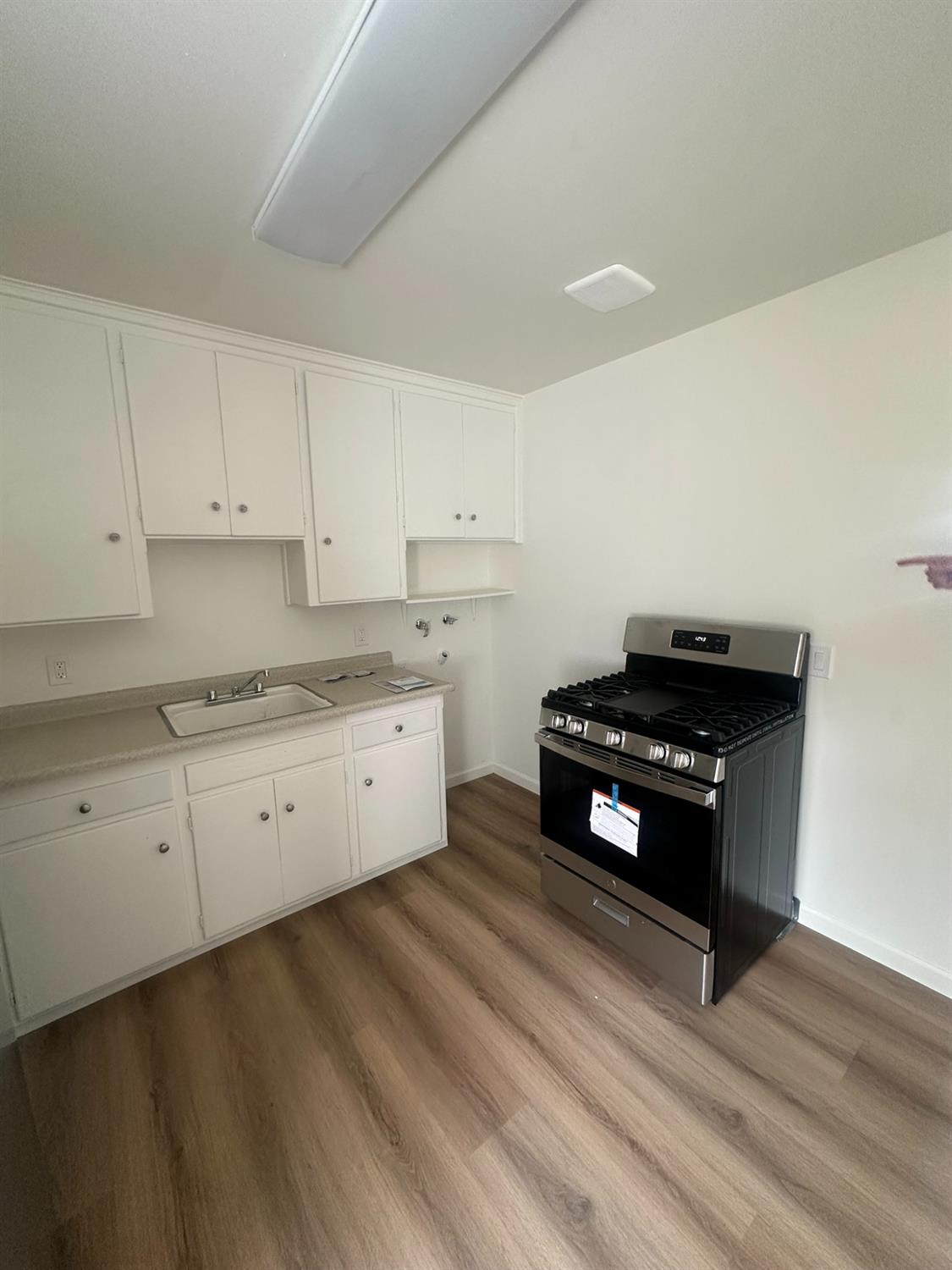 922 L Street, Sanger, CA 93657