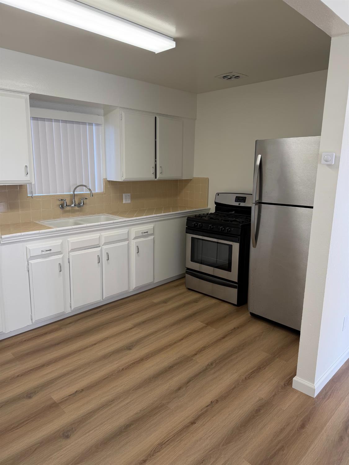 922 L Street, Sanger, CA 93657