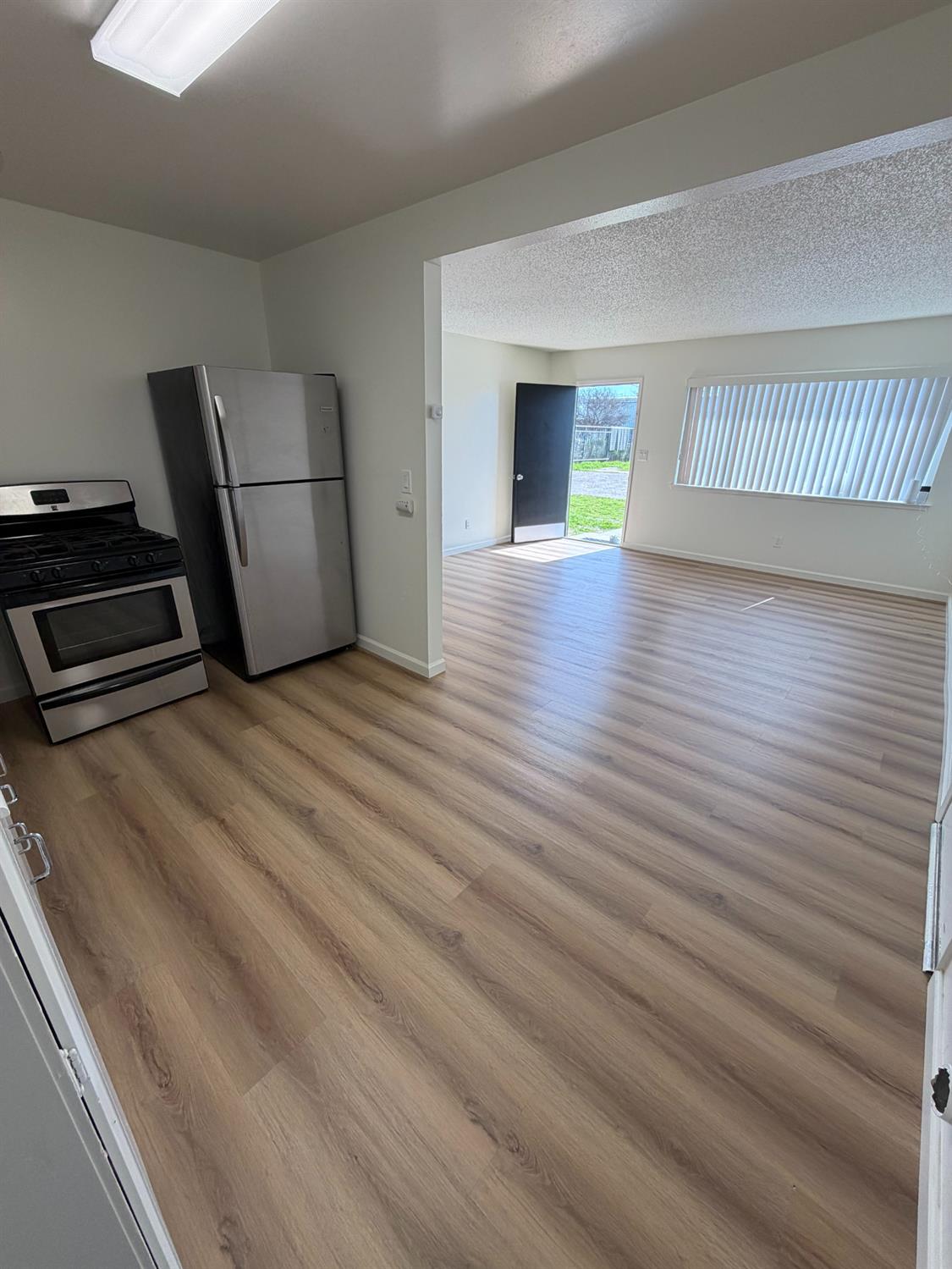 922 L Street, Sanger, CA 93657