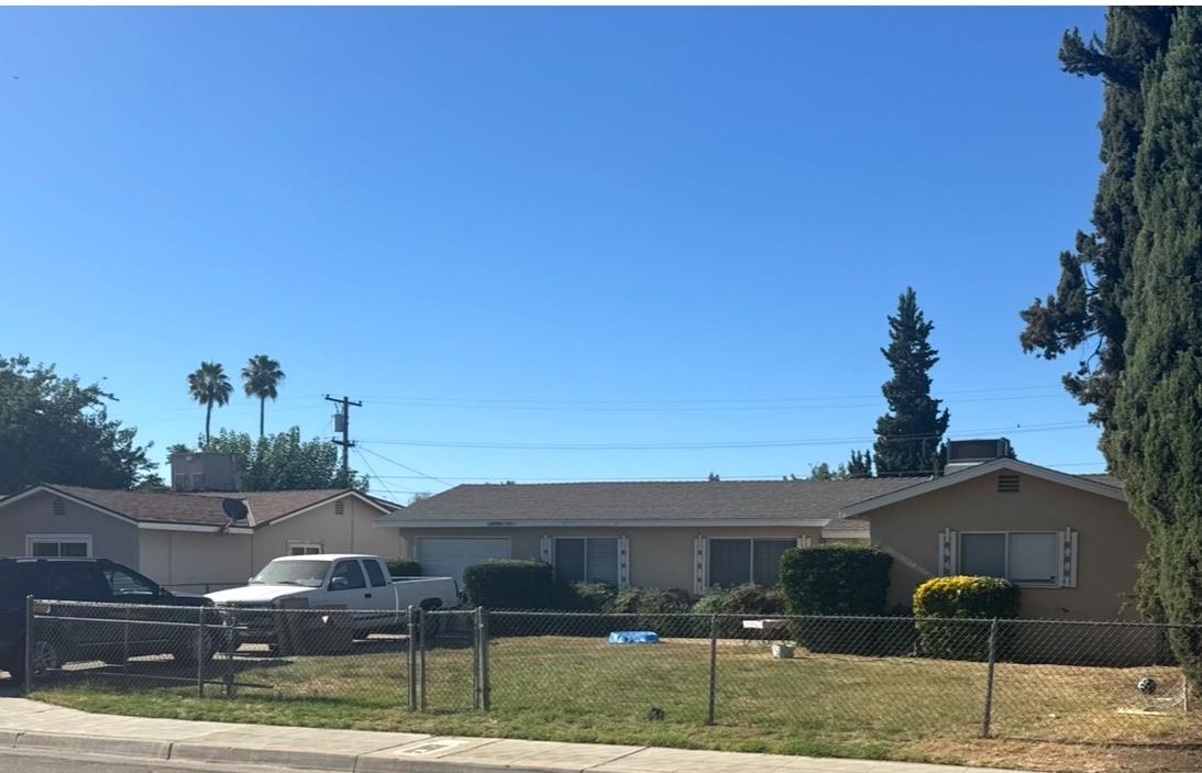 3667 W Dayton Ave, Fresno, CA 93722