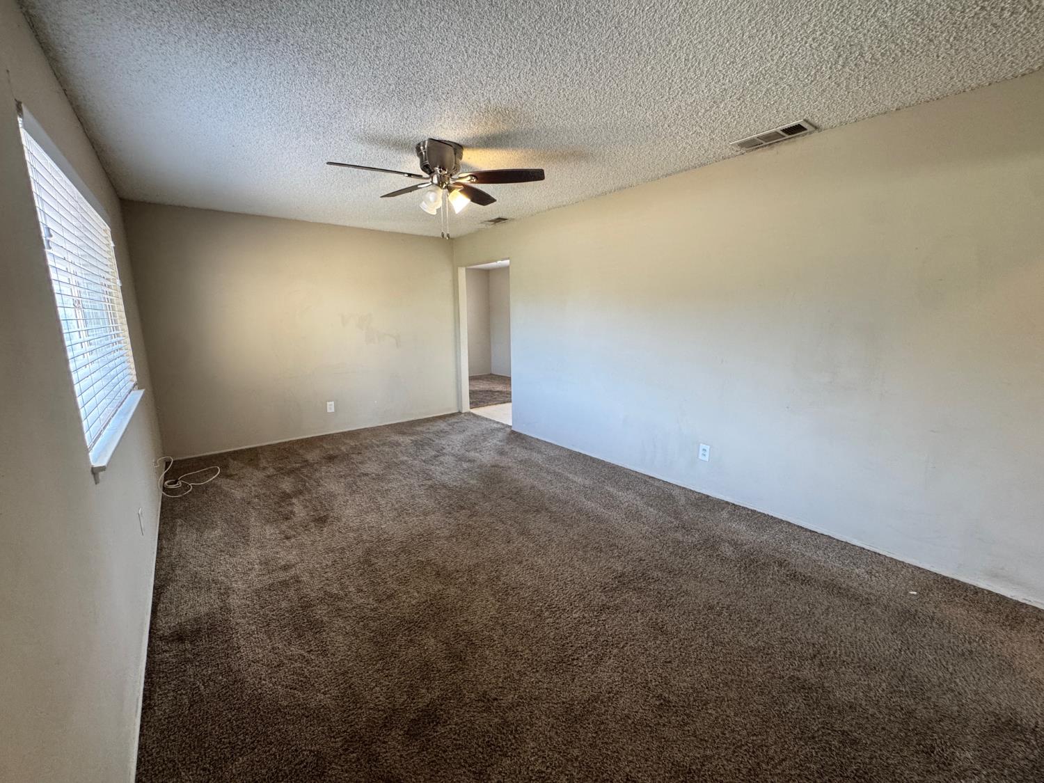 3667 W Dayton Ave, Fresno, CA 93722