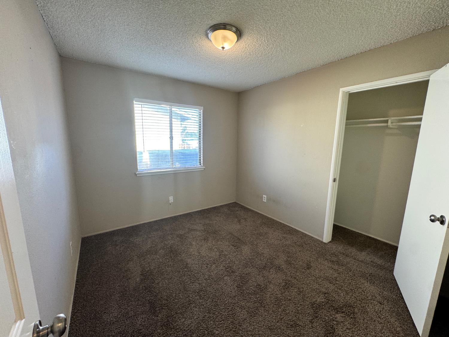 3667 W Dayton Ave, Fresno, CA 93722