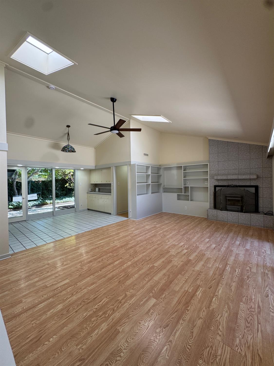 2919 E Joaquin Pl, Fresno, CA 93726