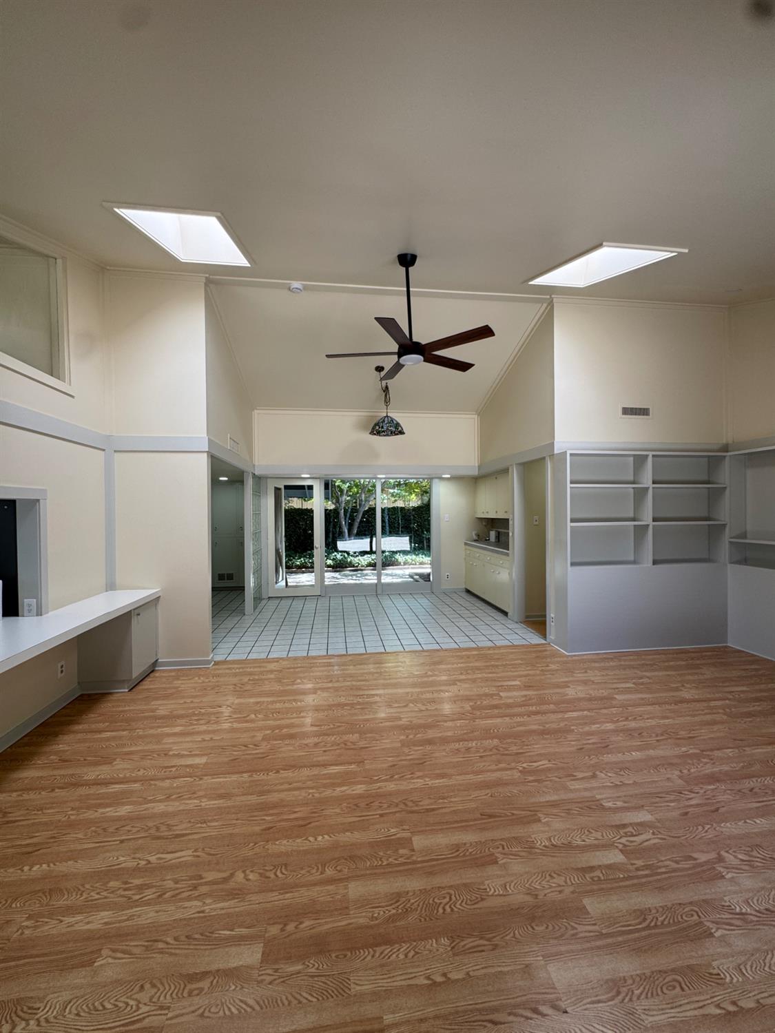 2919 E Joaquin Pl, Fresno, CA 93726
