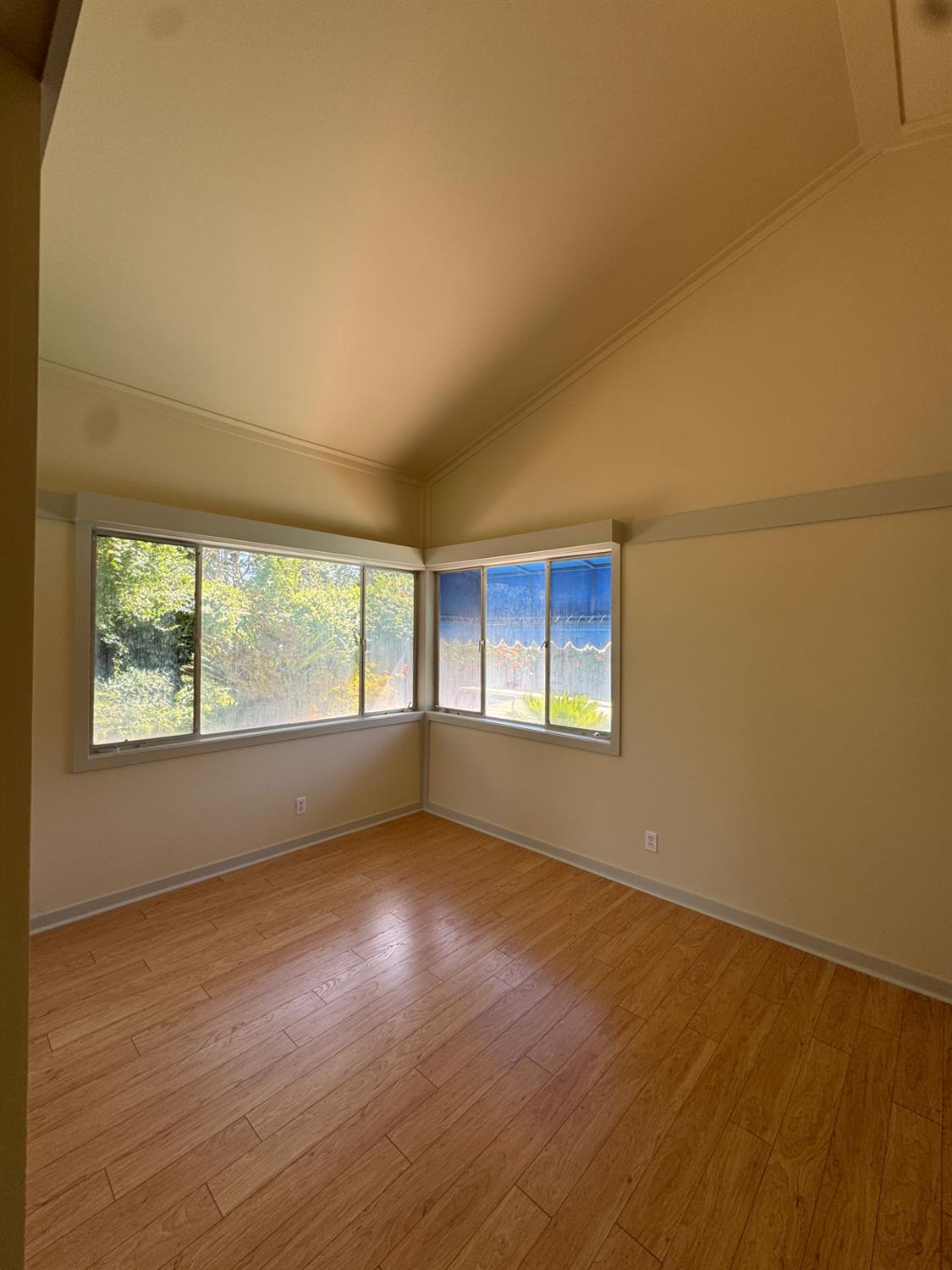 2919 E Joaquin Pl, Fresno, CA 93726