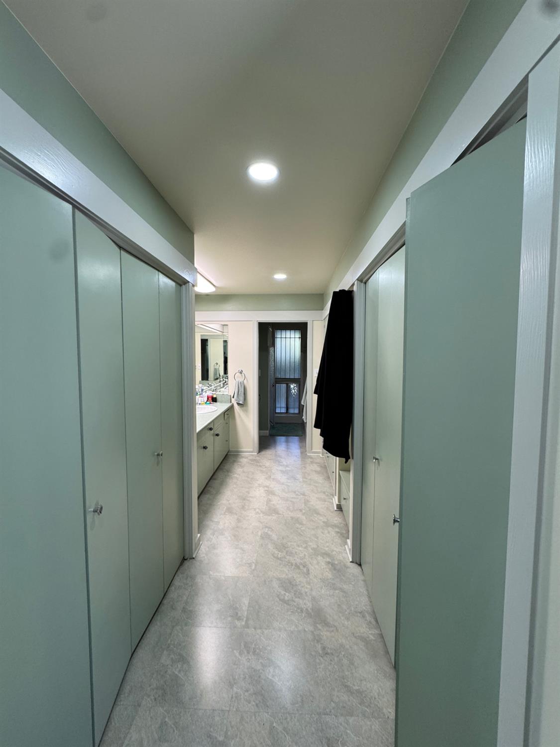 2919 E Joaquin Pl, Fresno, CA 93726