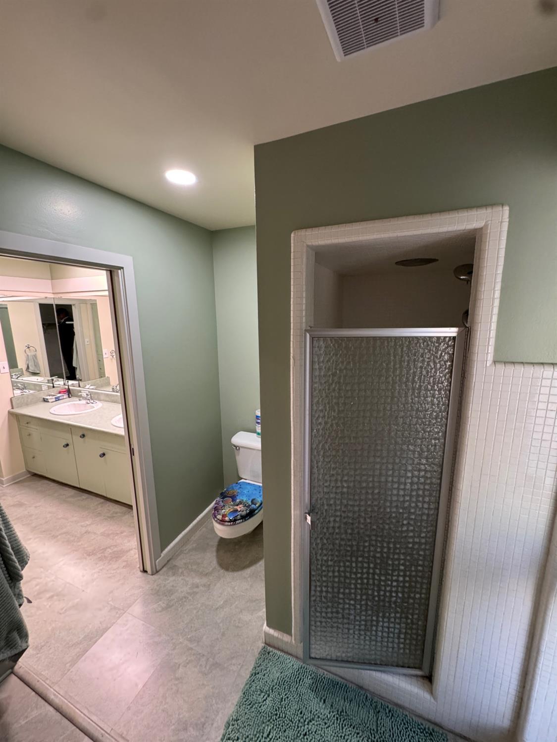 2919 E Joaquin Pl, Fresno, CA 93726