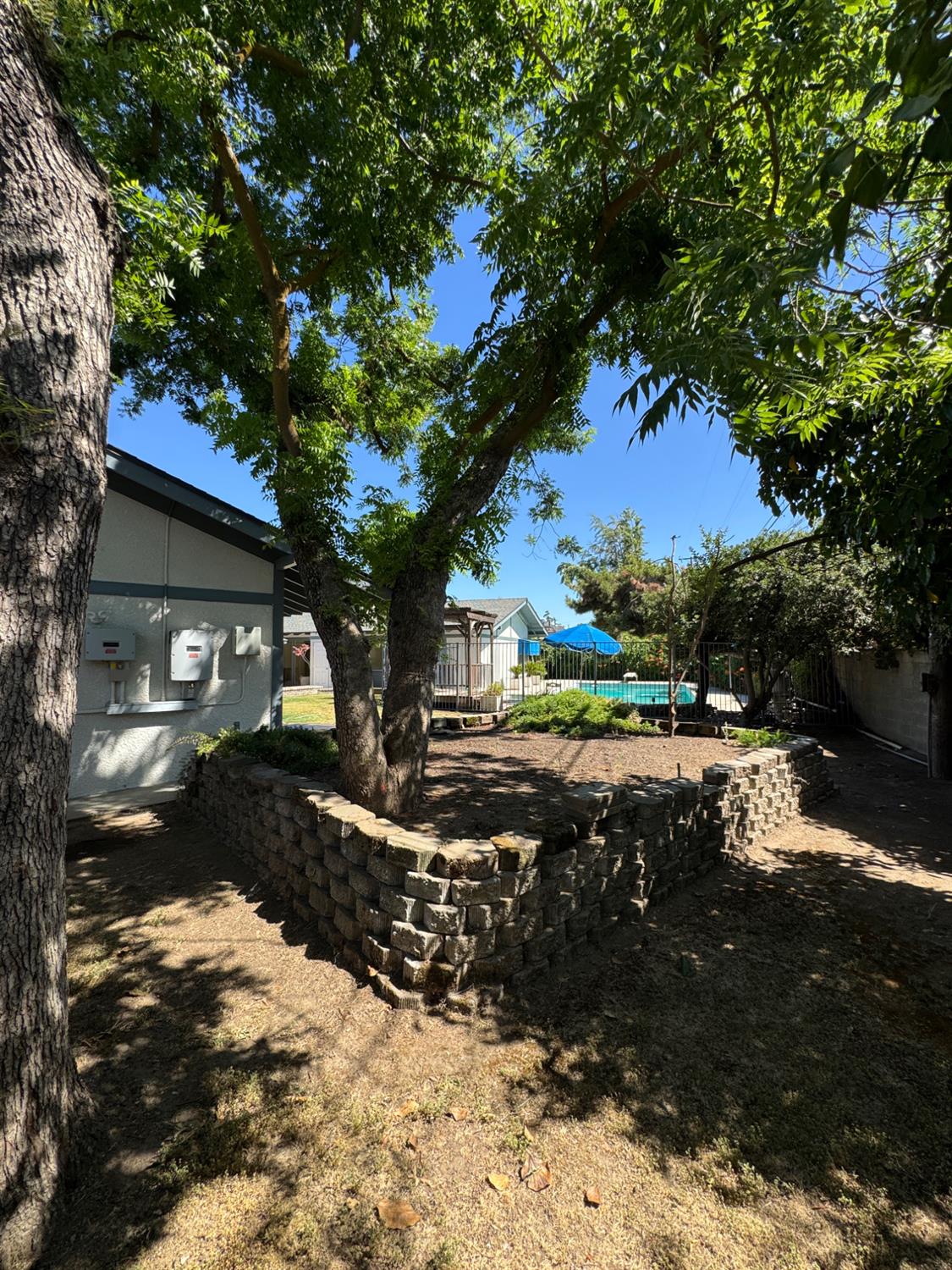 2919 E Joaquin Pl, Fresno, CA 93726