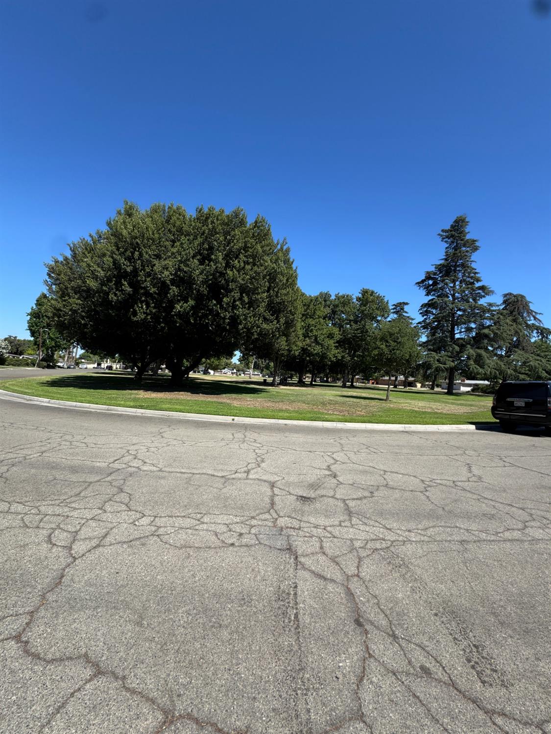 2919 E Joaquin Pl, Fresno, CA 93726