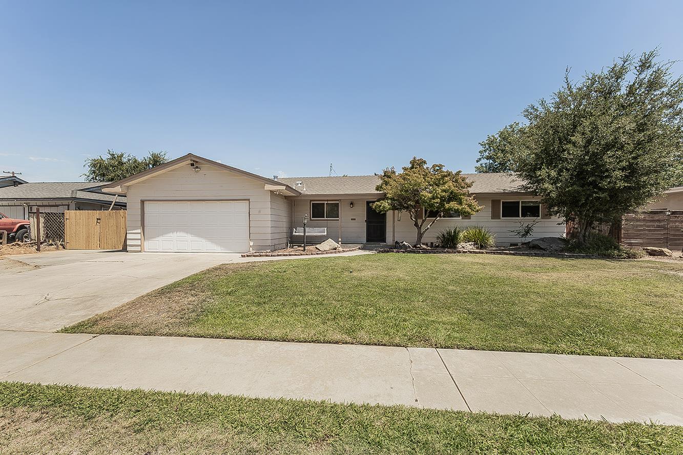 6038 N Roosevelt Ave, Fresno, CA 93704