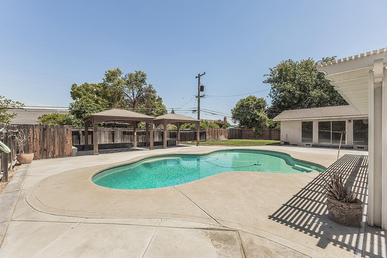 6038 N Roosevelt Ave, Fresno, CA 93704