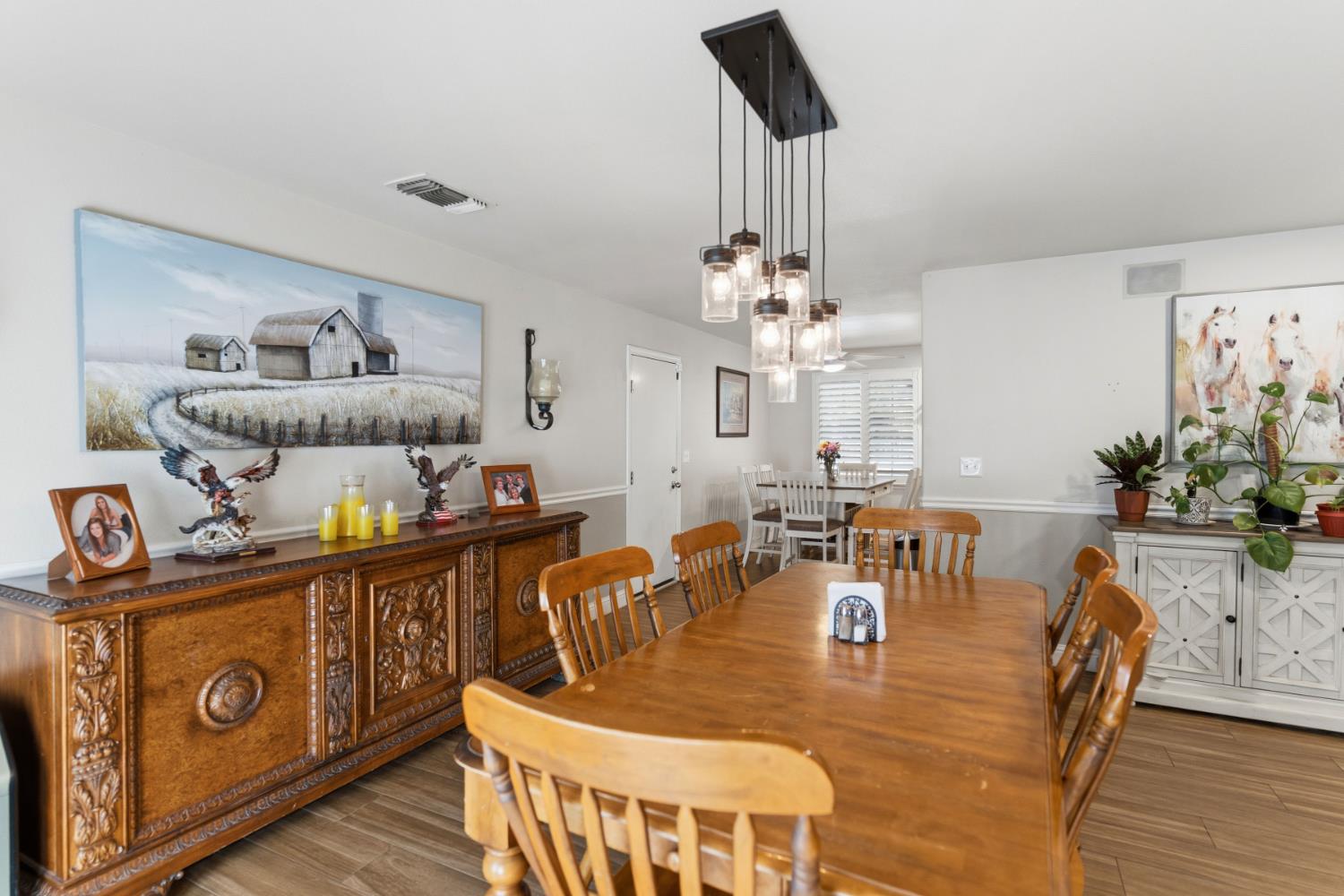 6855 Live Oak Dr, Sanger, CA 93657