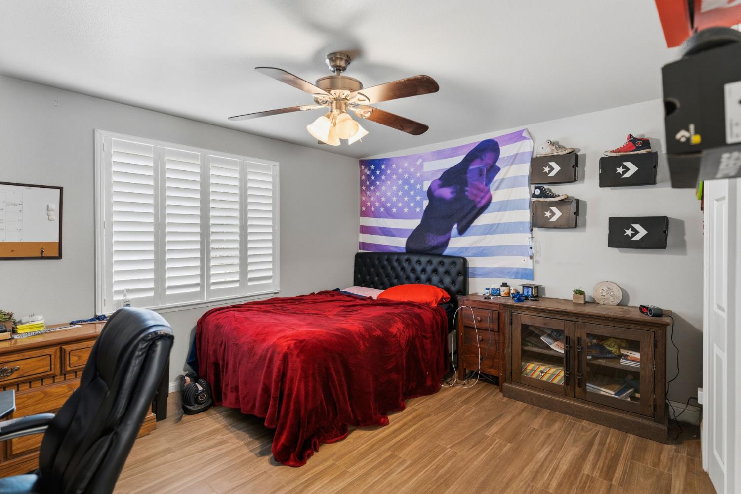 6855 Live Oak Dr, Sanger, CA 93657