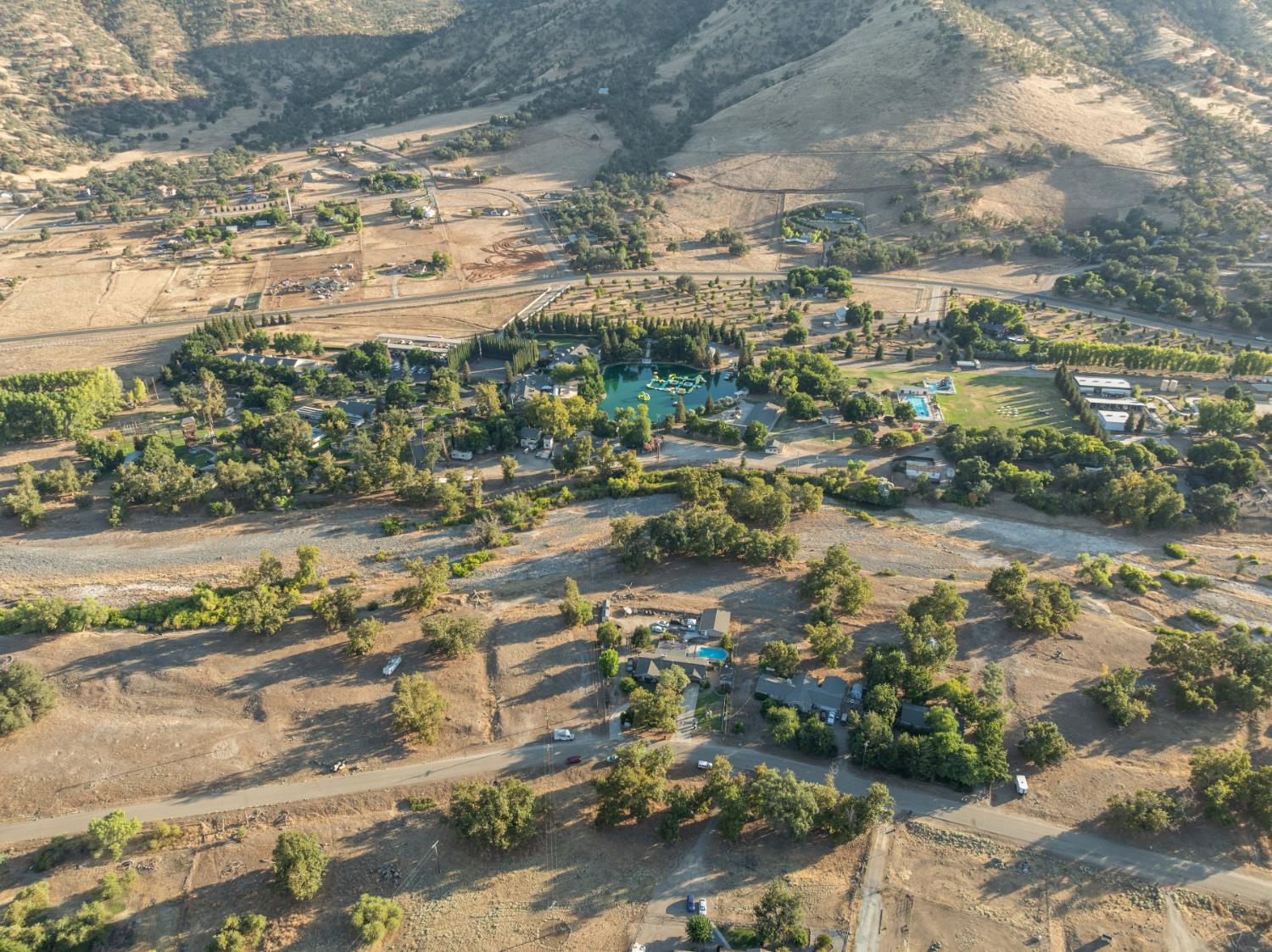 6855 Live Oak Dr, Sanger, CA 93657