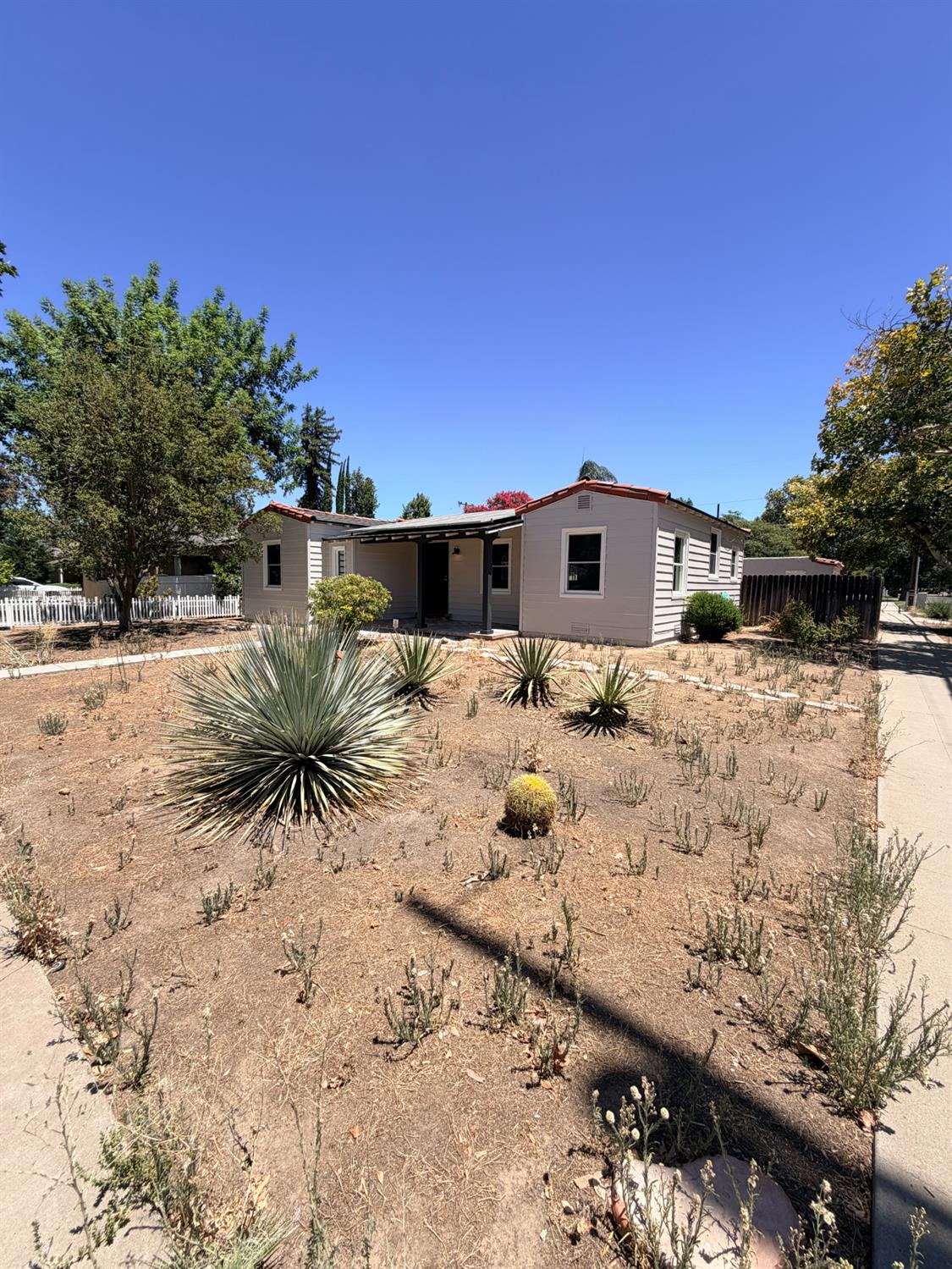 3004 N Thorne Ave, Fresno, CA 93704