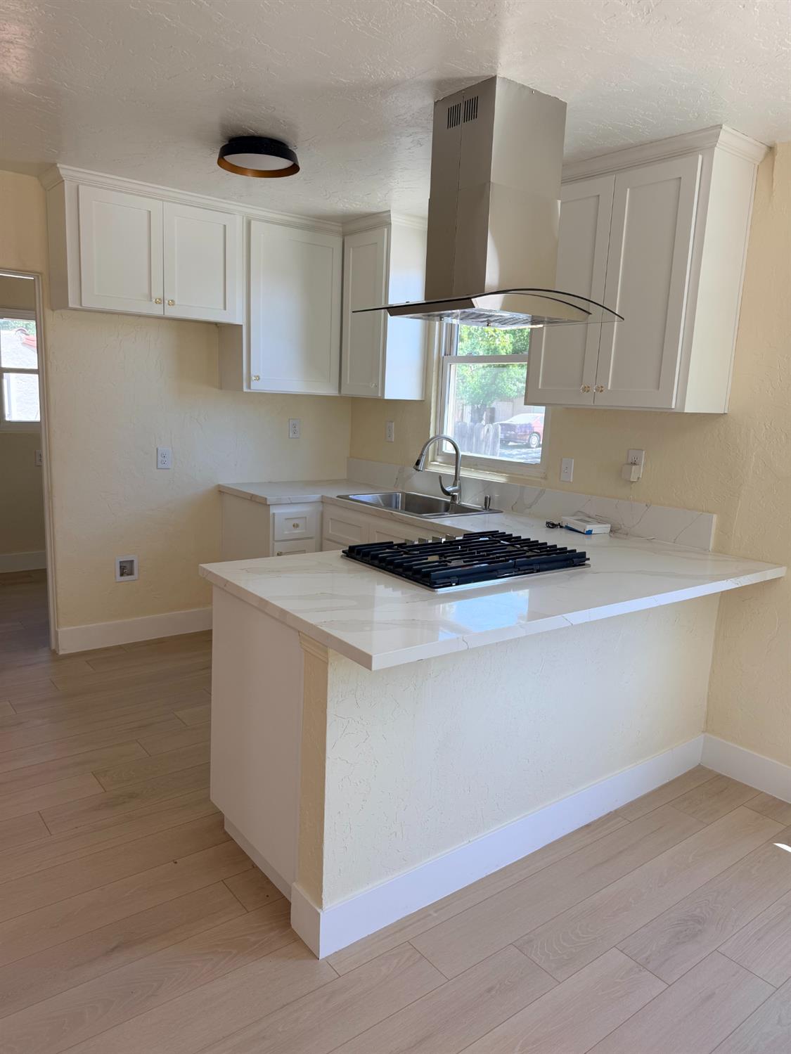 3004 N Thorne Ave, Fresno, CA 93704