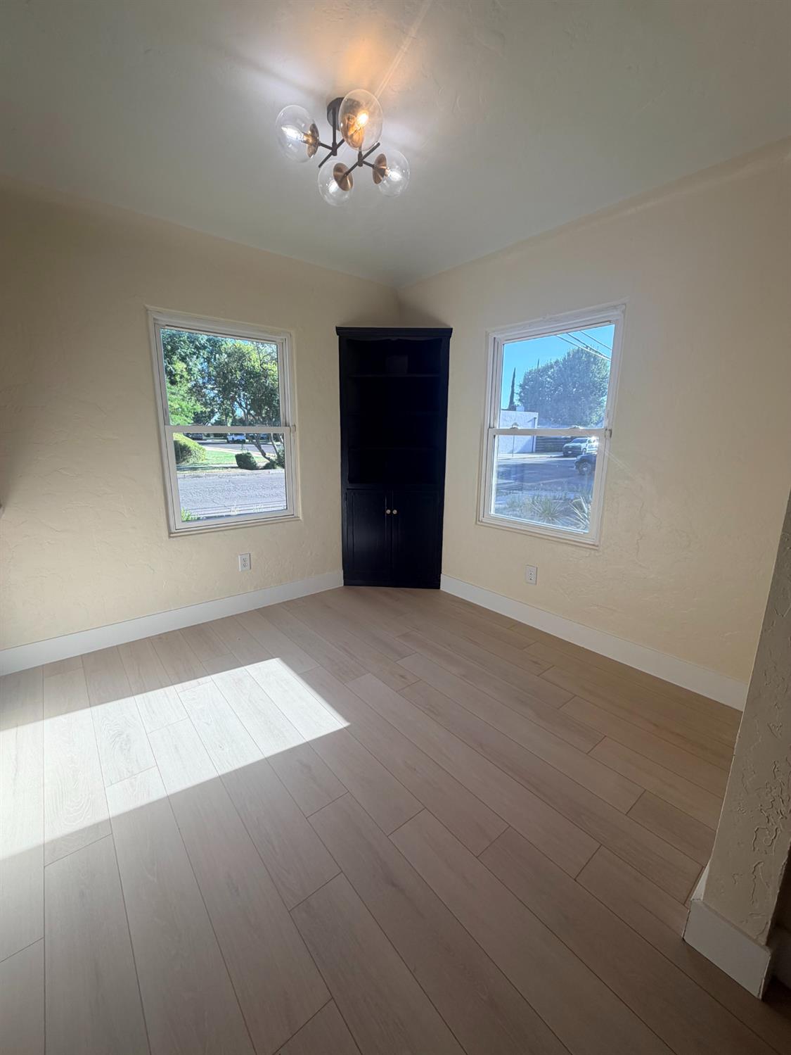 3004 N Thorne Ave, Fresno, CA 93704