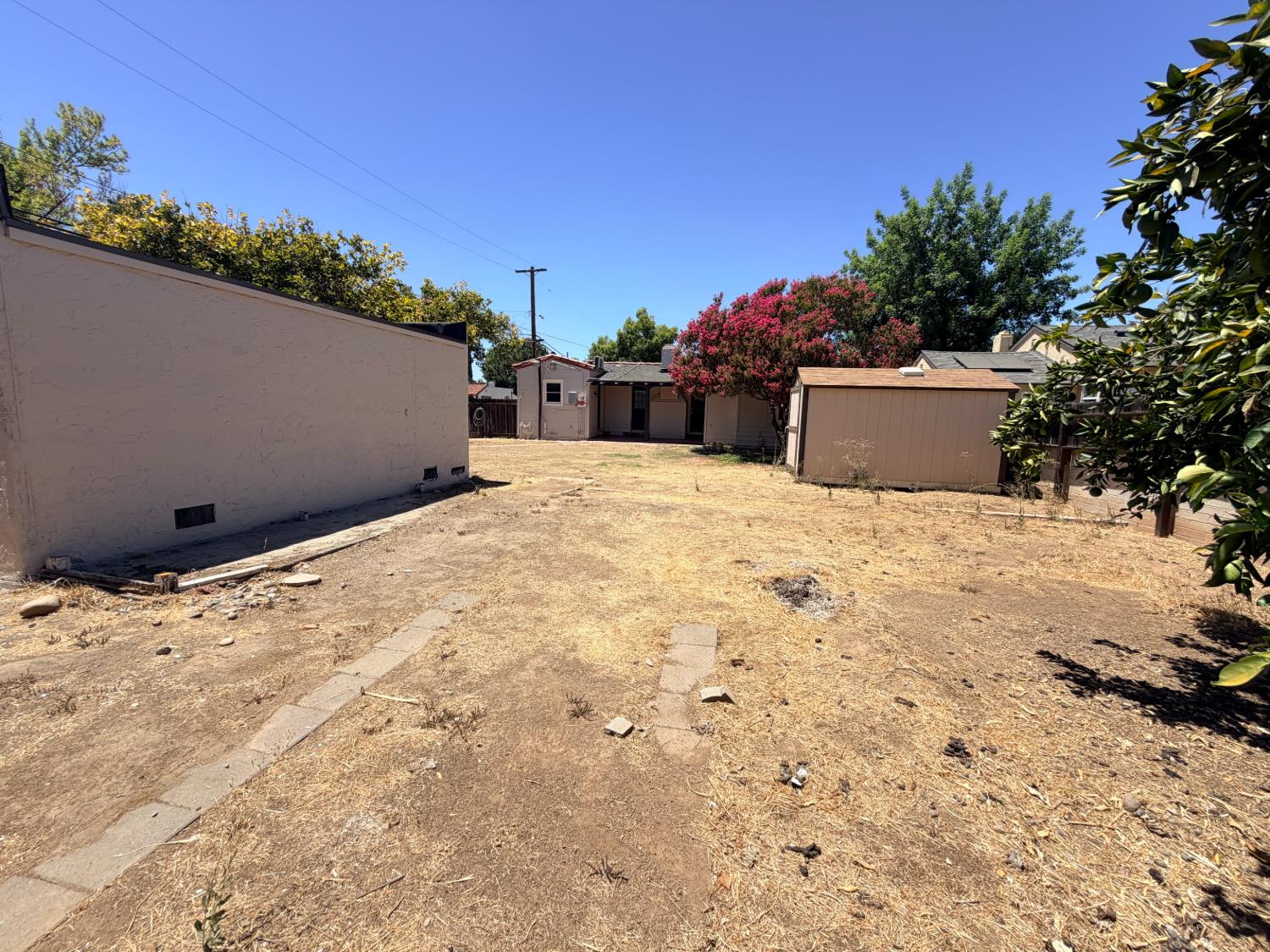 3004 N Thorne Ave, Fresno, CA 93704