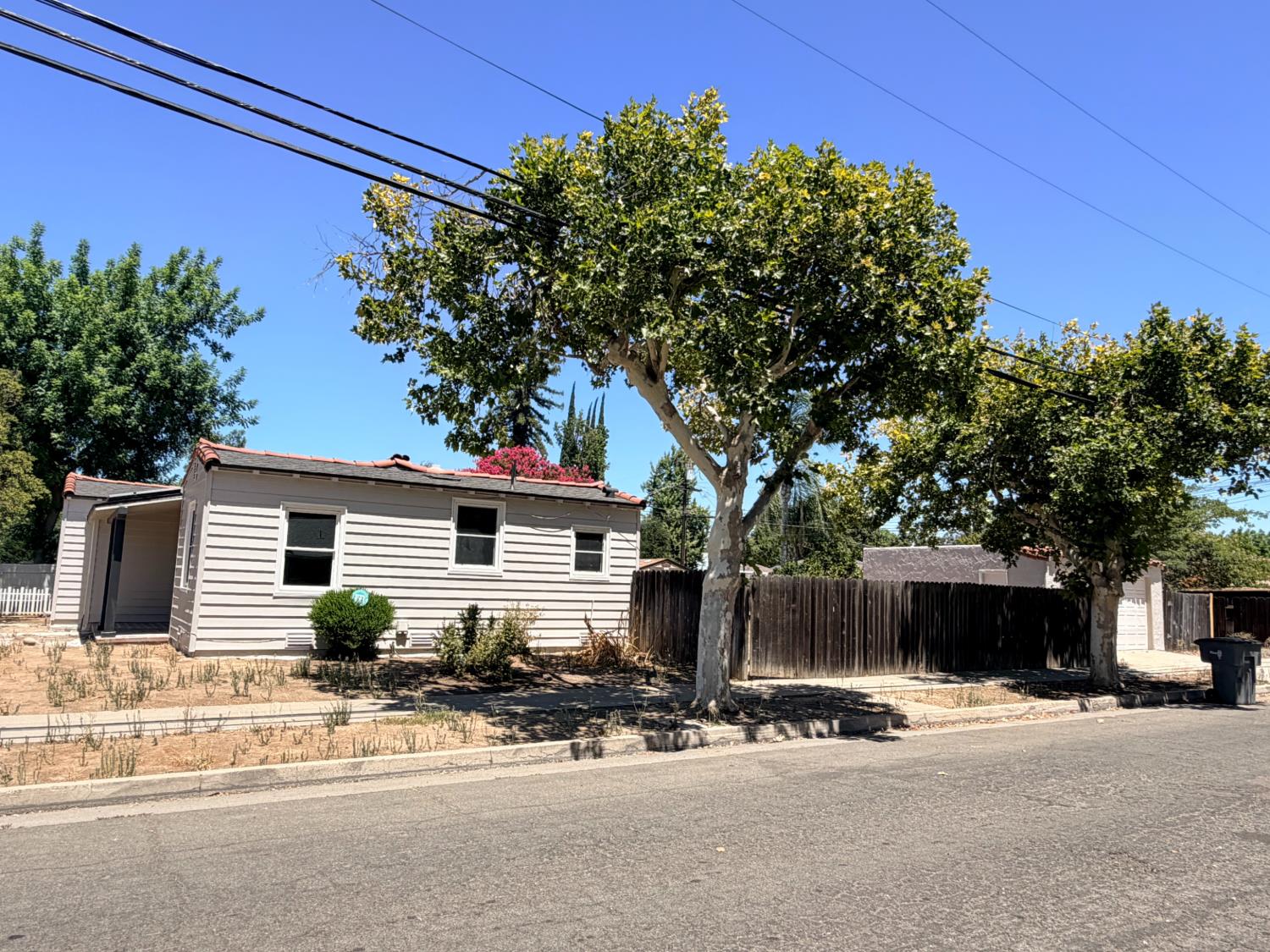 3004 N Thorne Ave, Fresno, CA 93704