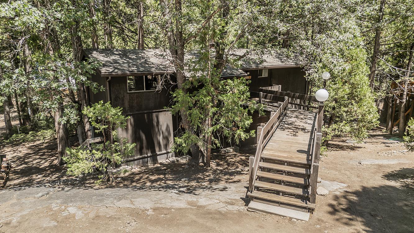 41390 Kokanee Ln, Shaver Lake, CA 93664