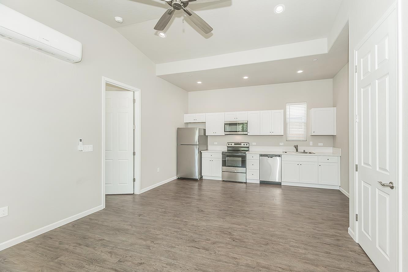 2331 2335 N Arthur Ave, Fresno, CA 93705