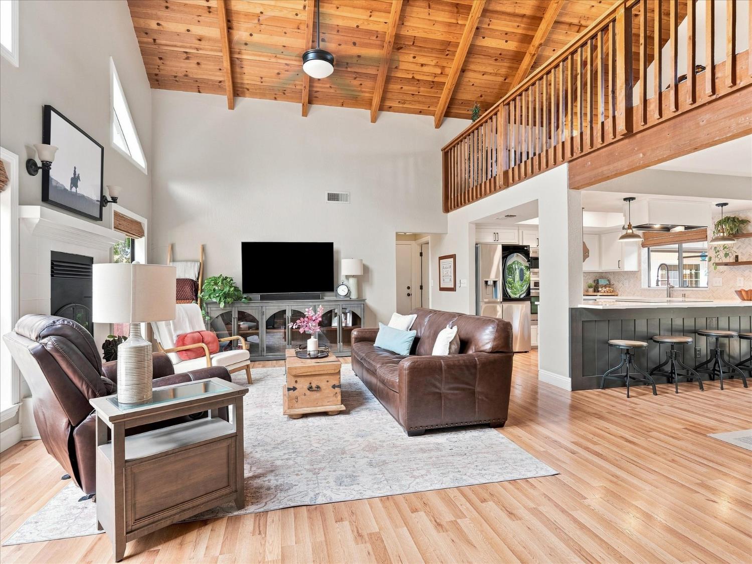 21764 Frontier Rd, Clovis, CA 93619
