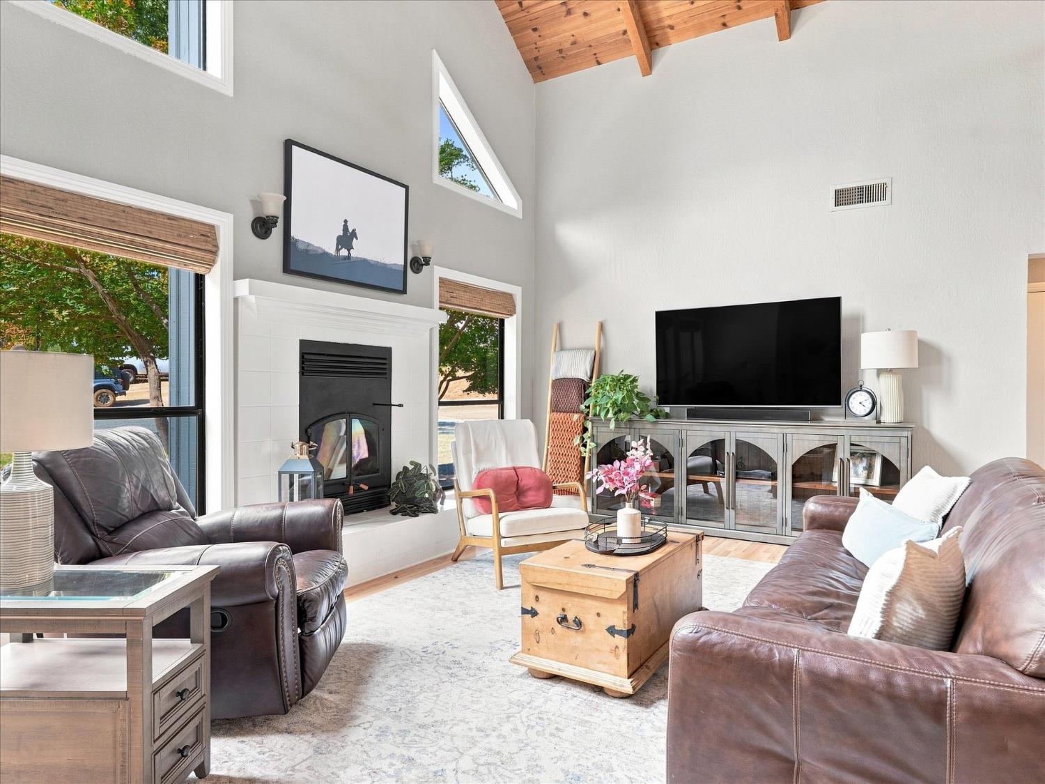 21764 Frontier Rd, Clovis, CA 93619