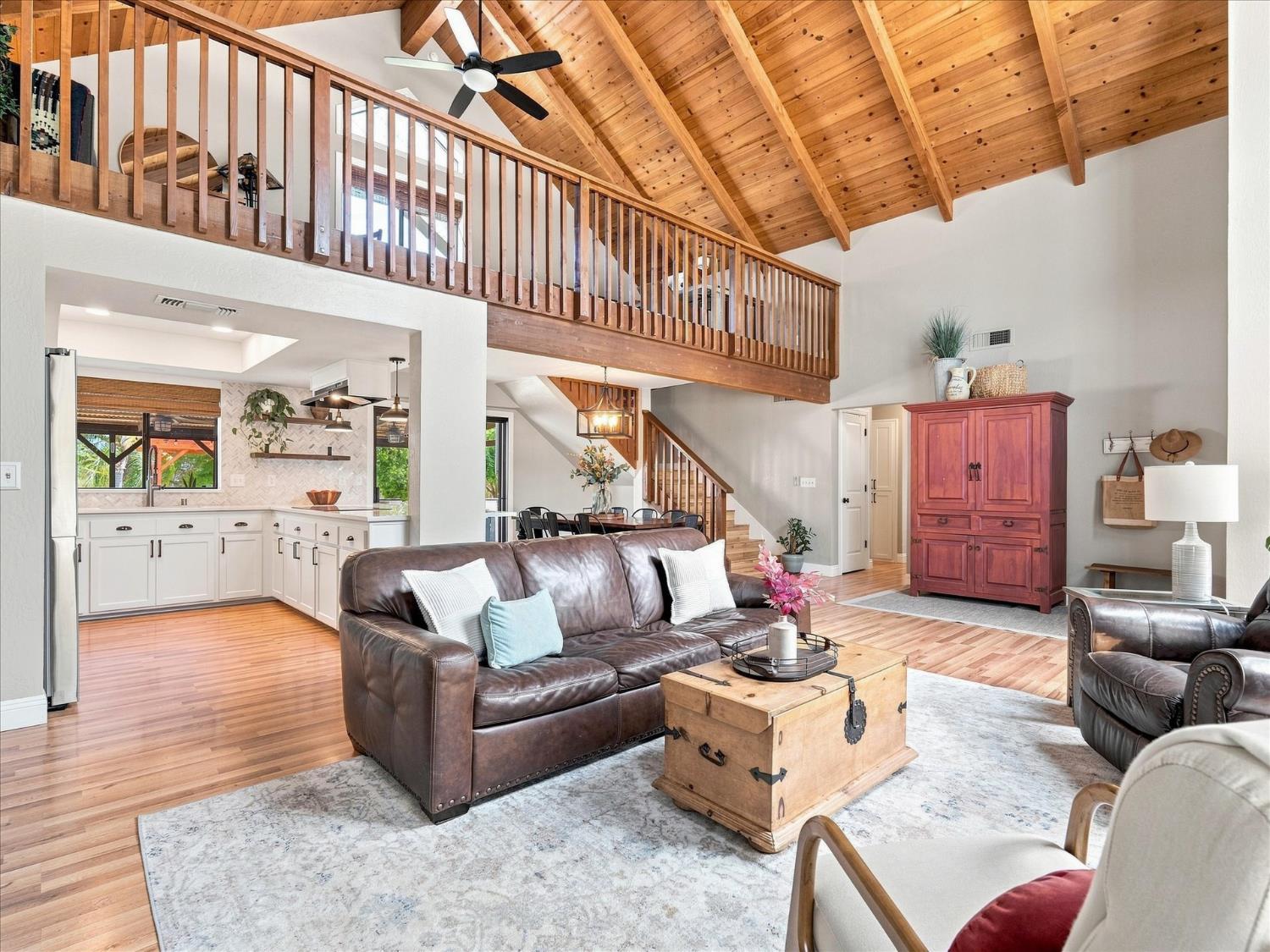 21764 Frontier Rd, Clovis, CA 93619
