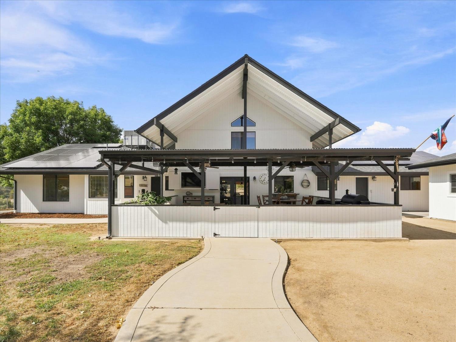 21764 Frontier Rd, Clovis, CA 93619