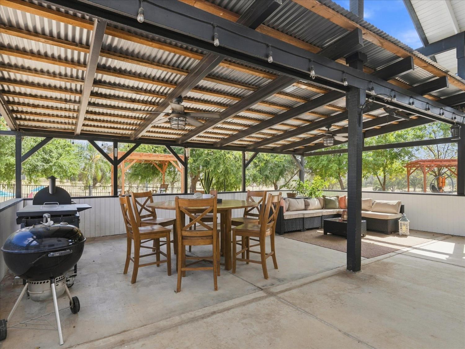 21764 Frontier Rd, Clovis, CA 93619