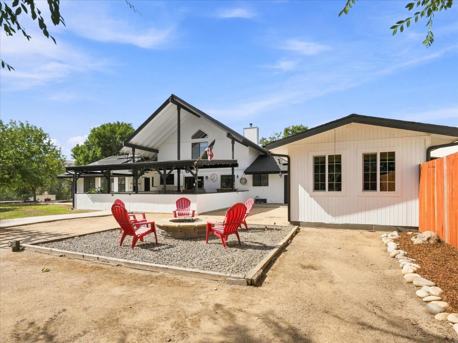 21764 Frontier Rd, Clovis, CA 93619