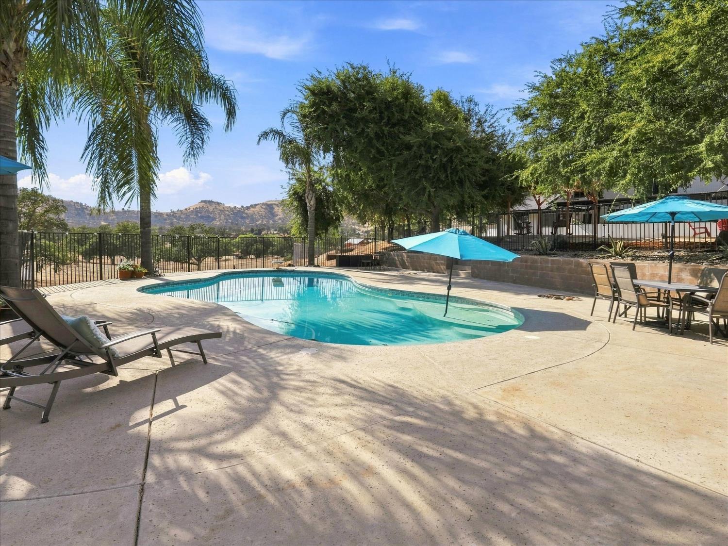 21764 Frontier Rd, Clovis, CA 93619
