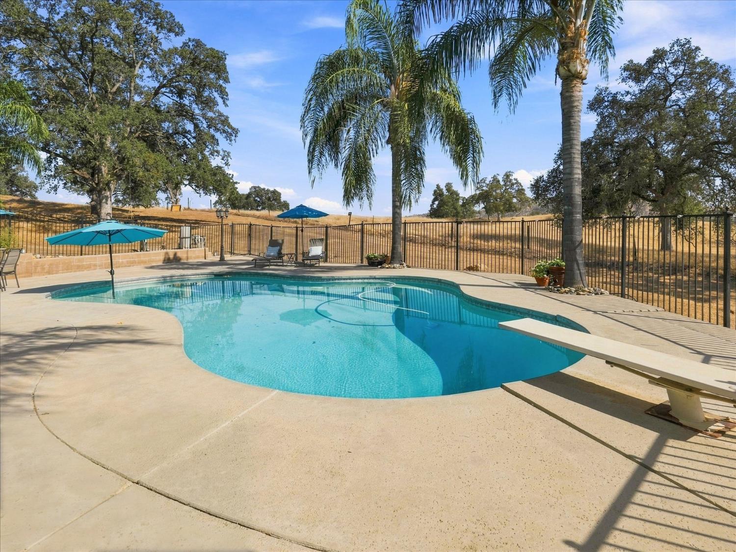 21764 Frontier Rd, Clovis, CA 93619