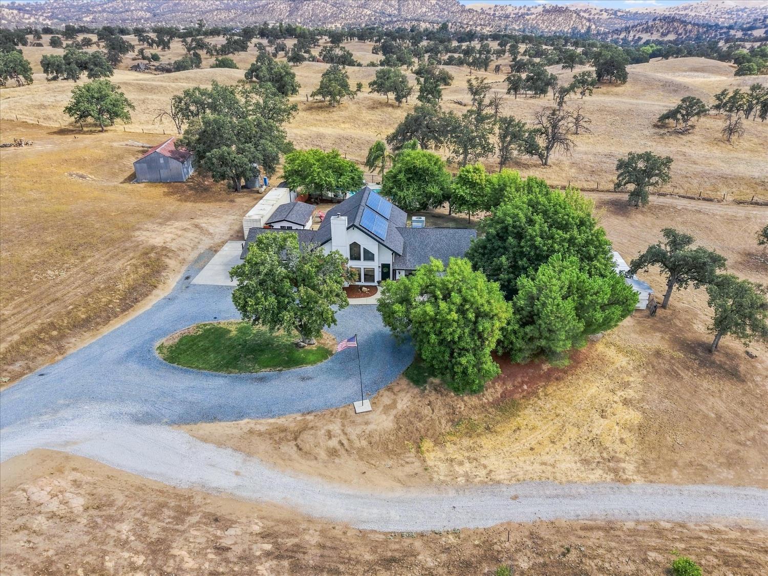 21764 Frontier Rd, Clovis, CA 93619
