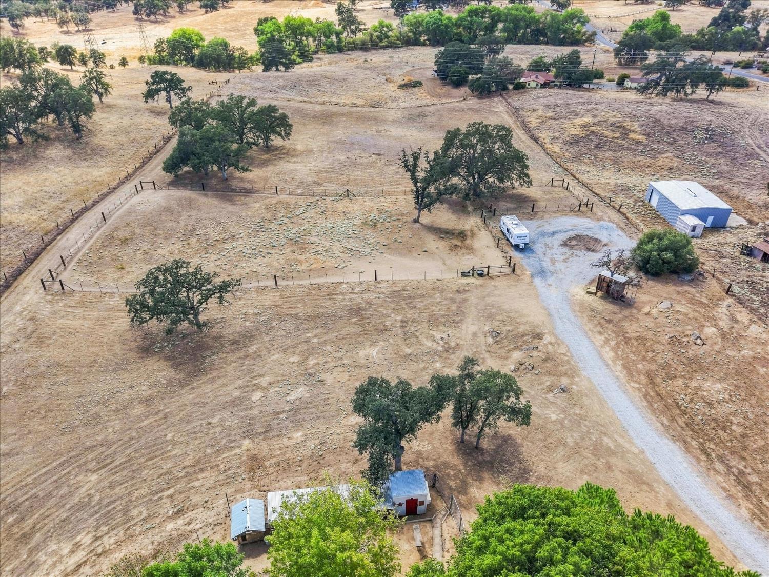 21764 Frontier Rd, Clovis, CA 93619