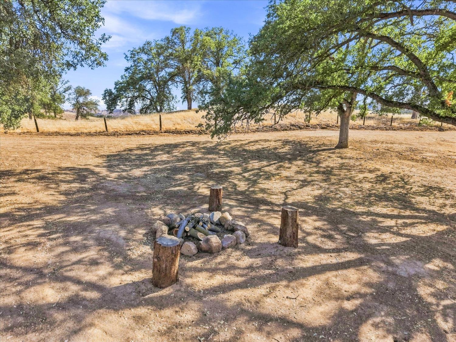 21764 Frontier Rd, Clovis, CA 93619