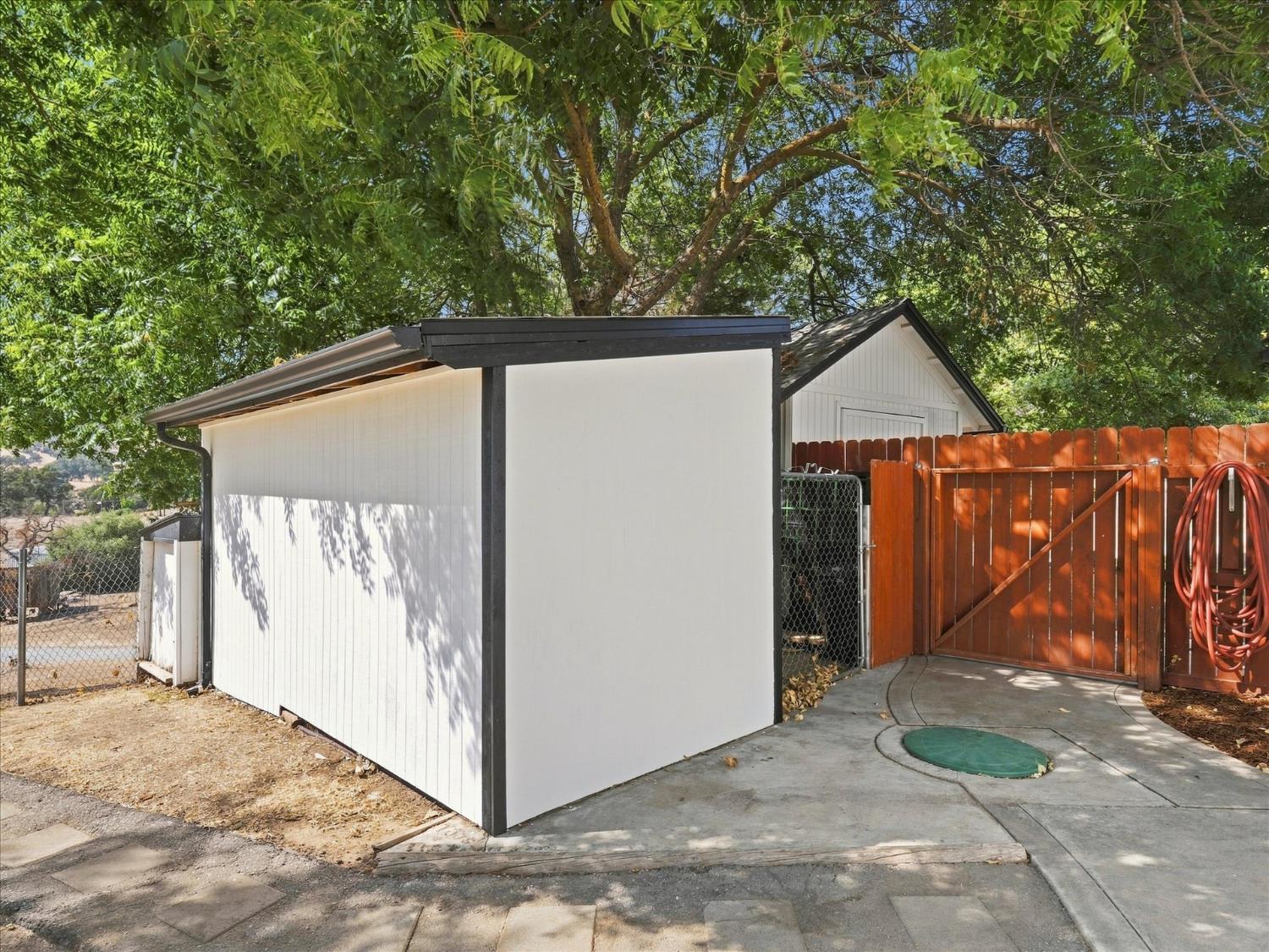 21764 Frontier Rd, Clovis, CA 93619