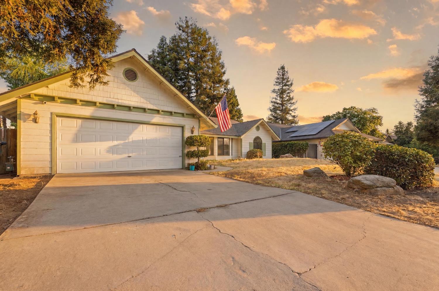 1035 N Rono St, Visalia, CA 93291