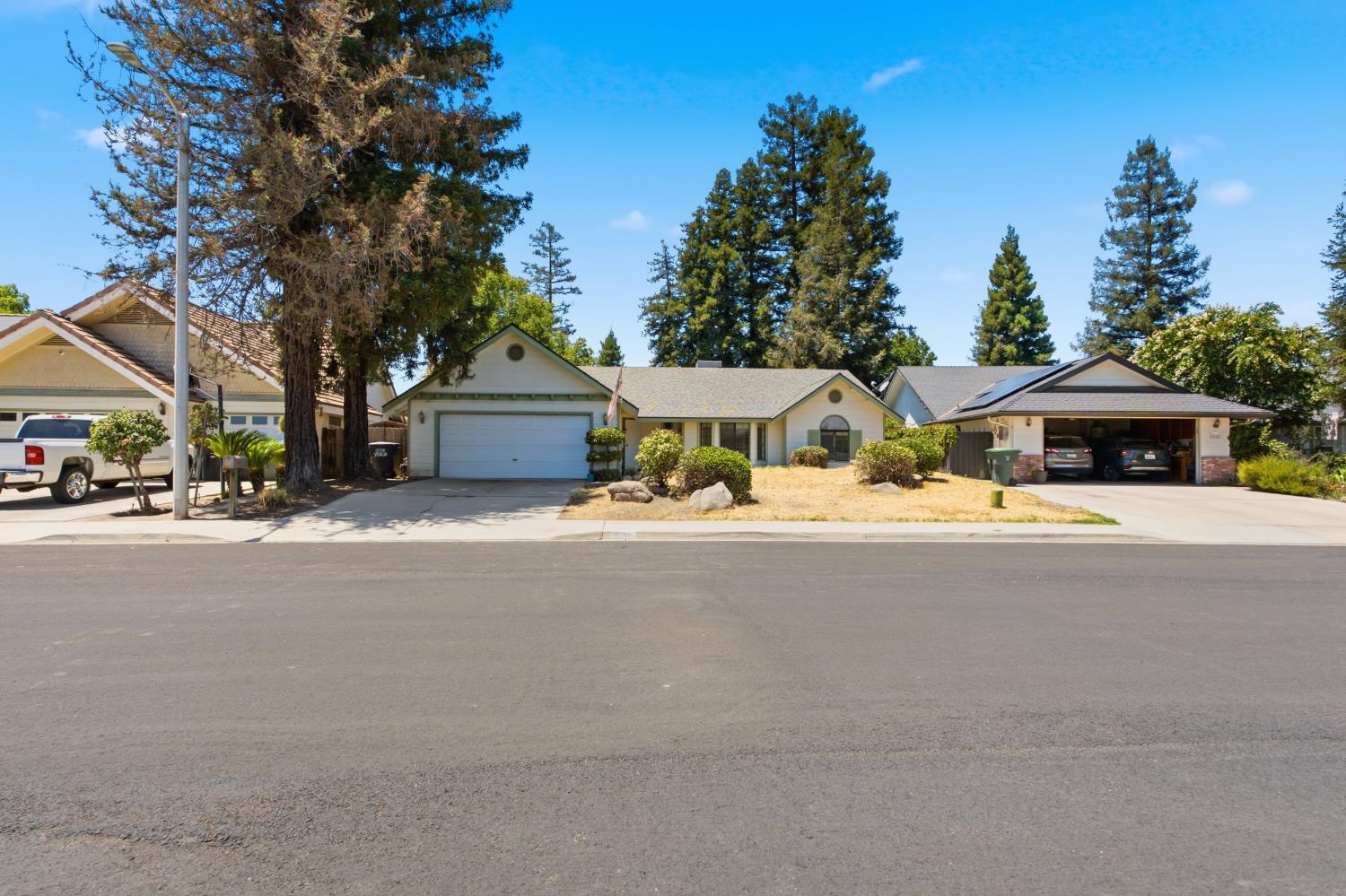 1035 N Rono St, Visalia, CA 93291