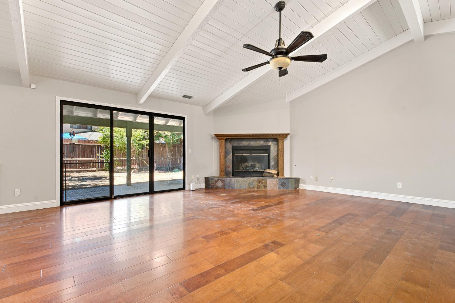 1035 N Rono St, Visalia, CA 93291