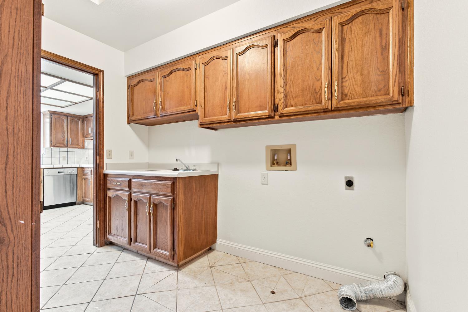 1035 N Rono St, Visalia, CA 93291