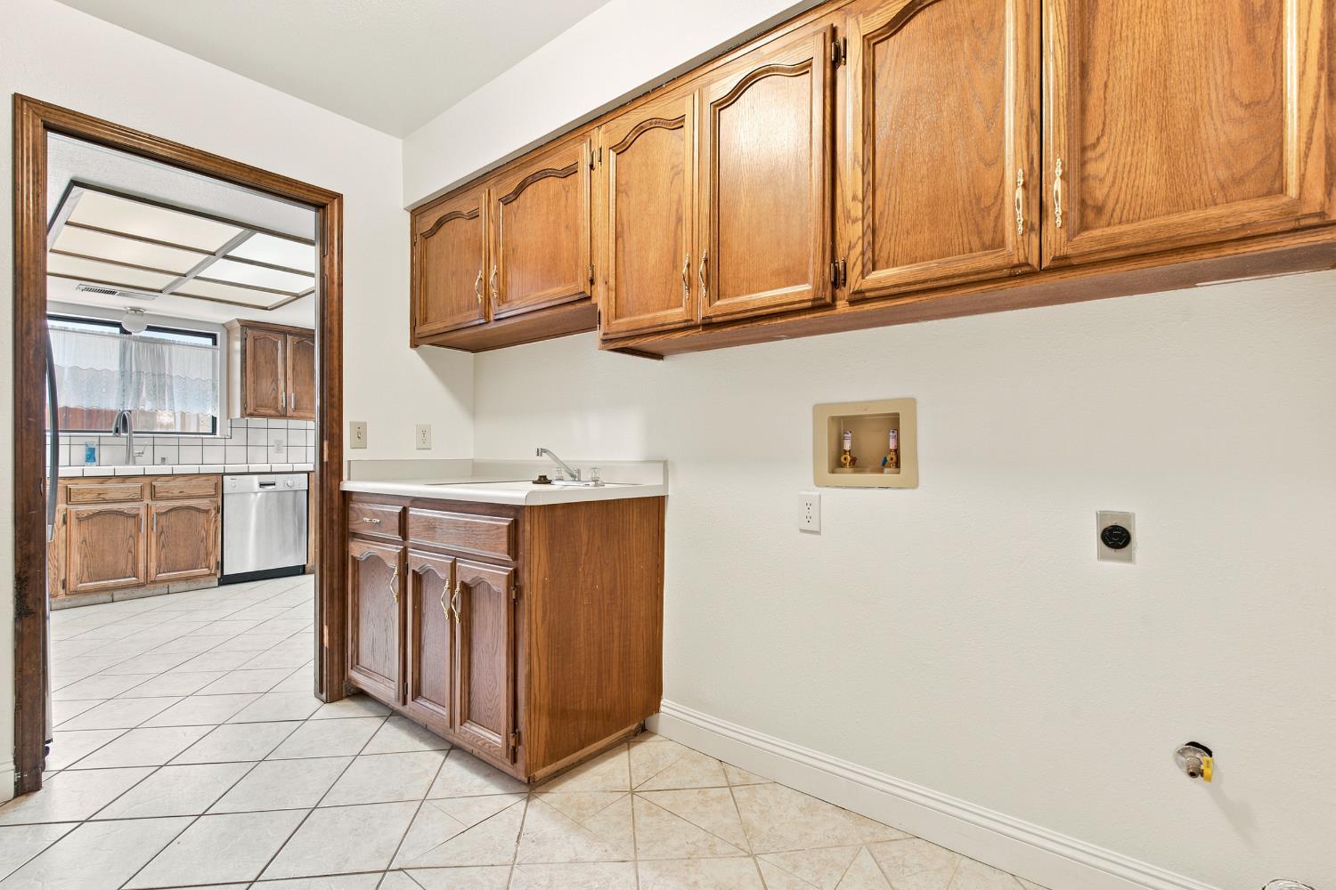 1035 N Rono St, Visalia, CA 93291