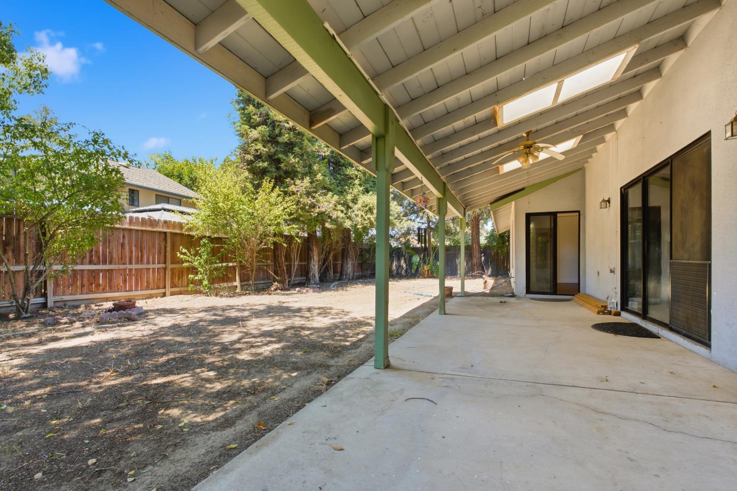 1035 N Rono St, Visalia, CA 93291