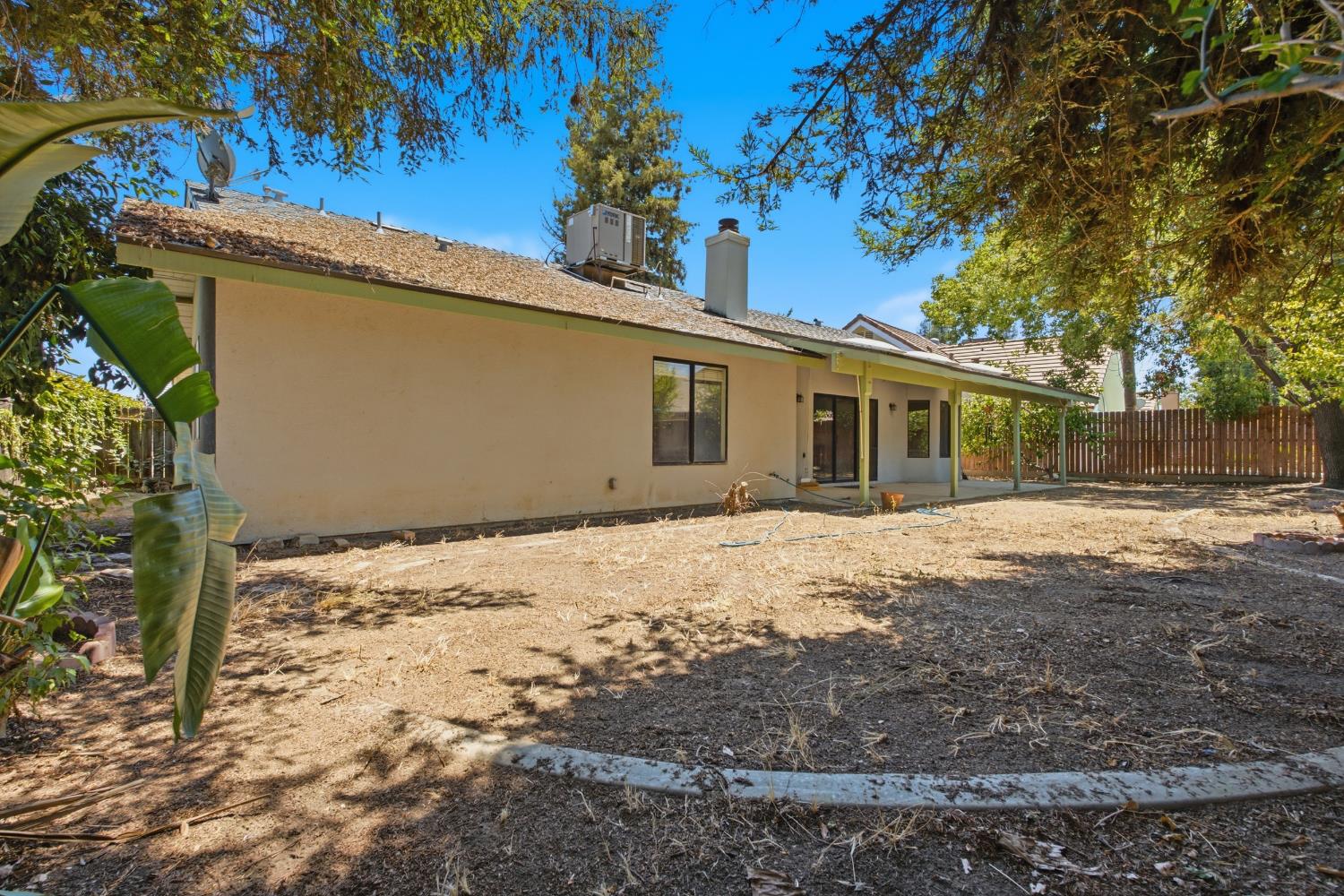1035 N Rono St, Visalia, CA 93291